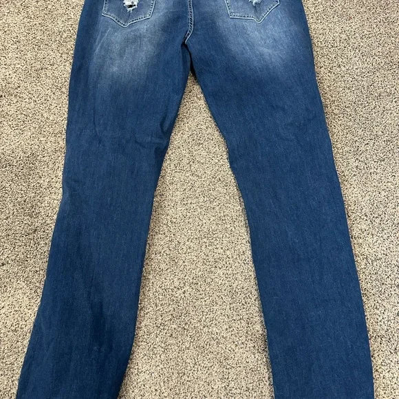 Size 2XL stretchy distressed boot leg jeans!! - Picture 2 of 7